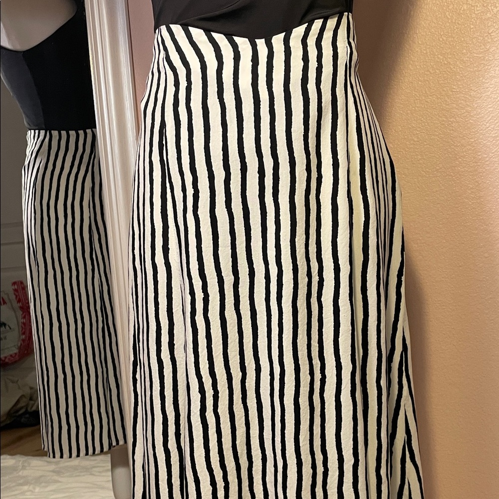 Black‎ & White Striped Midi Skirt | Kimchi Blue | Size 8